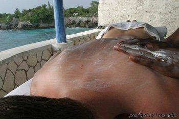 Resort The Caves