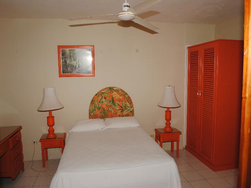 Oasis Hotel 2*