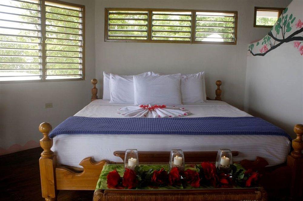 Hotel Coral Cove &