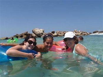 Hotel Coral Cove &