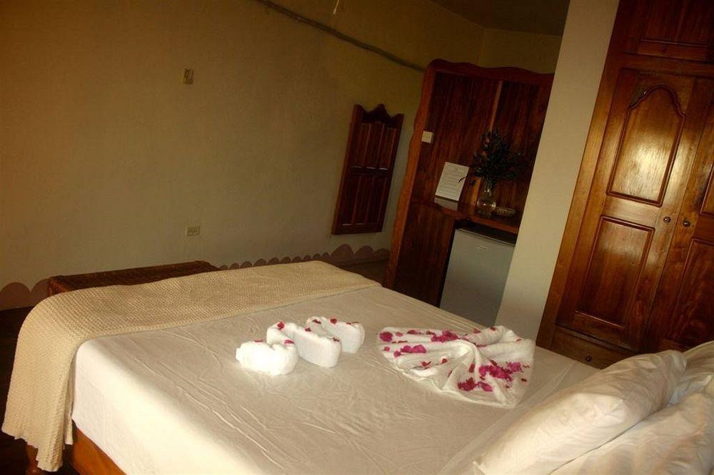 Hotel Coral Cove & Negril