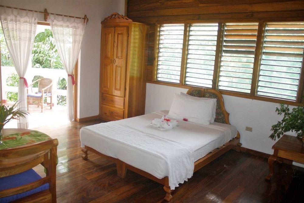 Coral Cove &