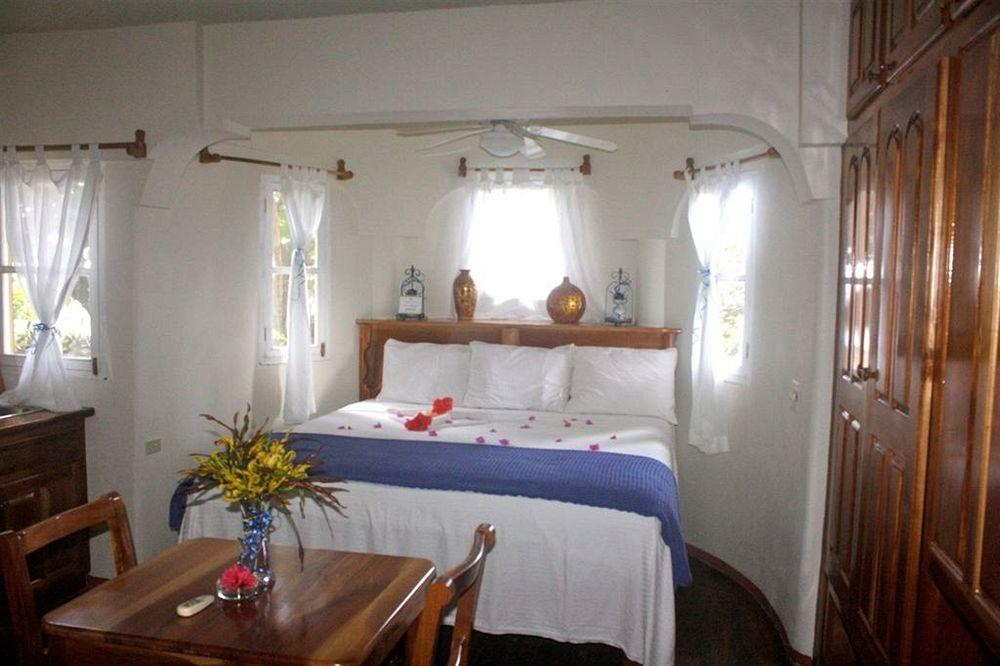 Coral Cove & Hotel Negril