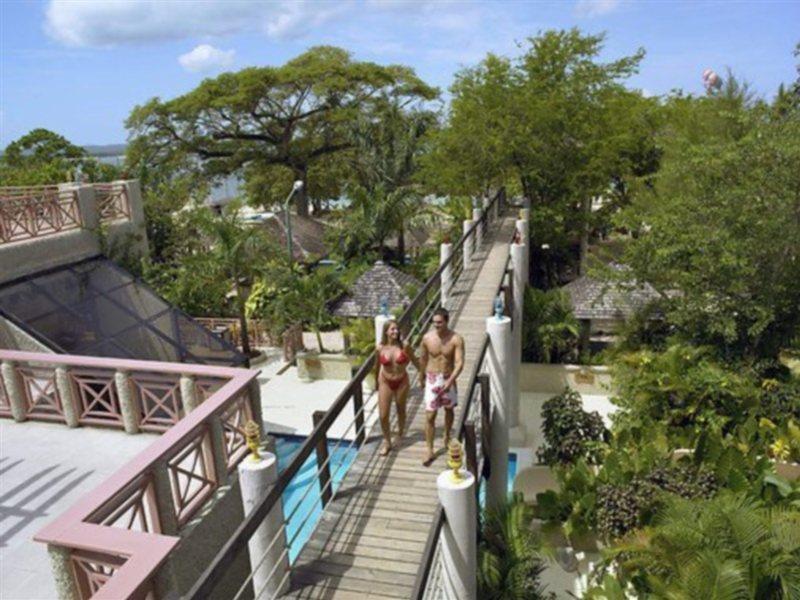 Resort Hedonism Ii (adults Only)