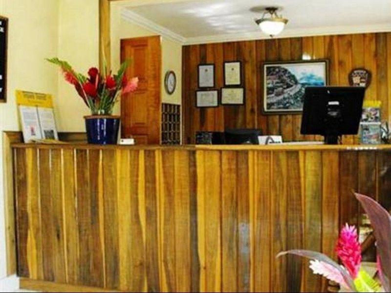 Bar-b-barn