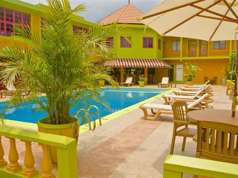Hotel Oasis