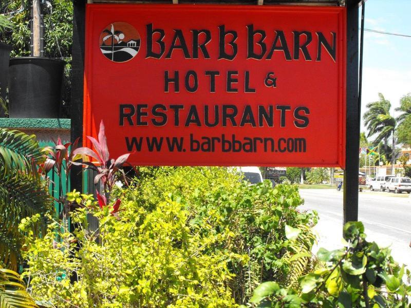 Bar-b-barn Hotel Negril