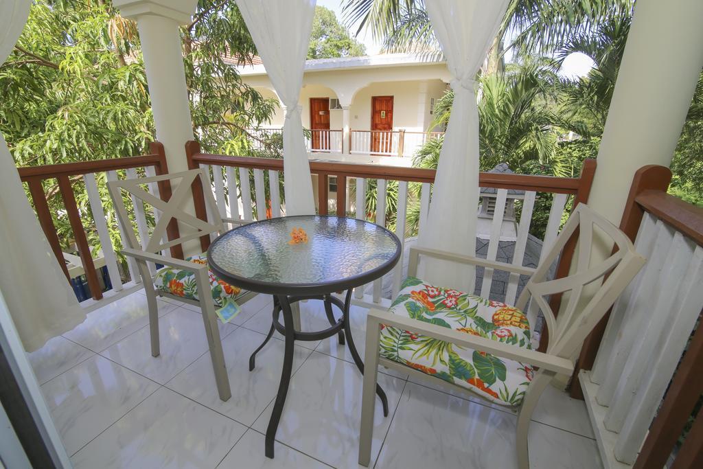 Rayon Hotel Negril