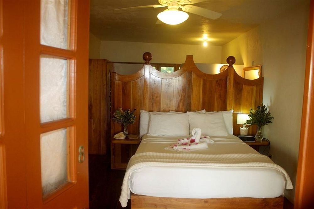 Hotel Coral Cove & Negril