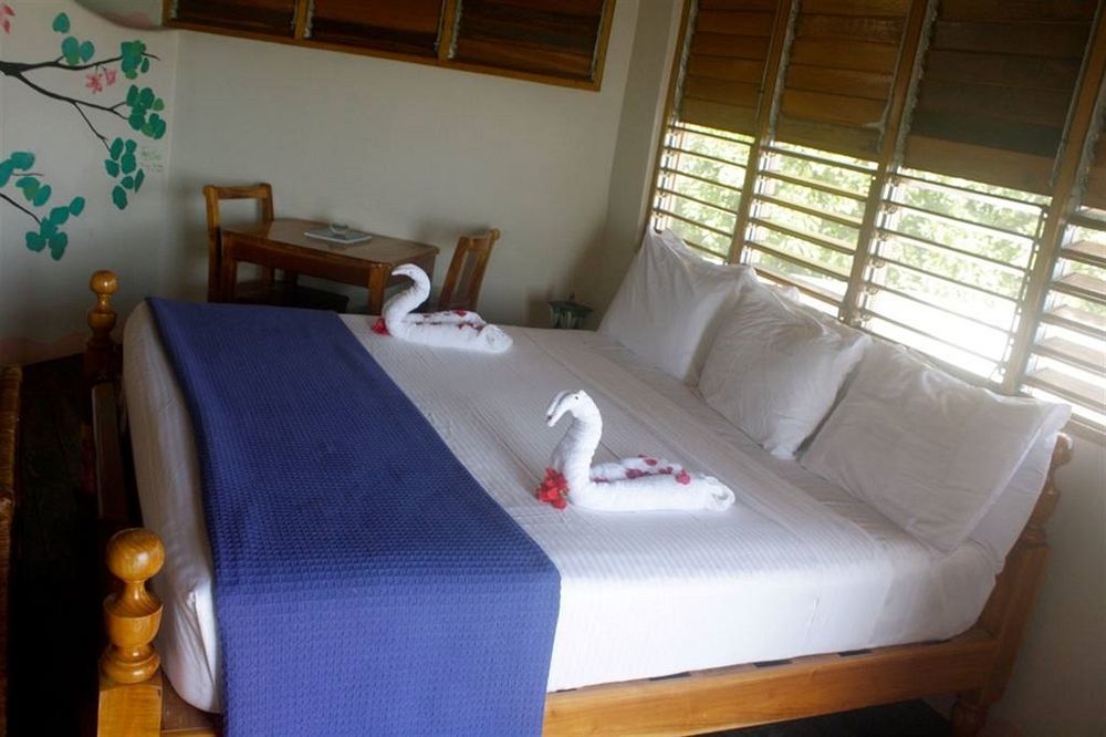 Hotel Coral Cove & Negril