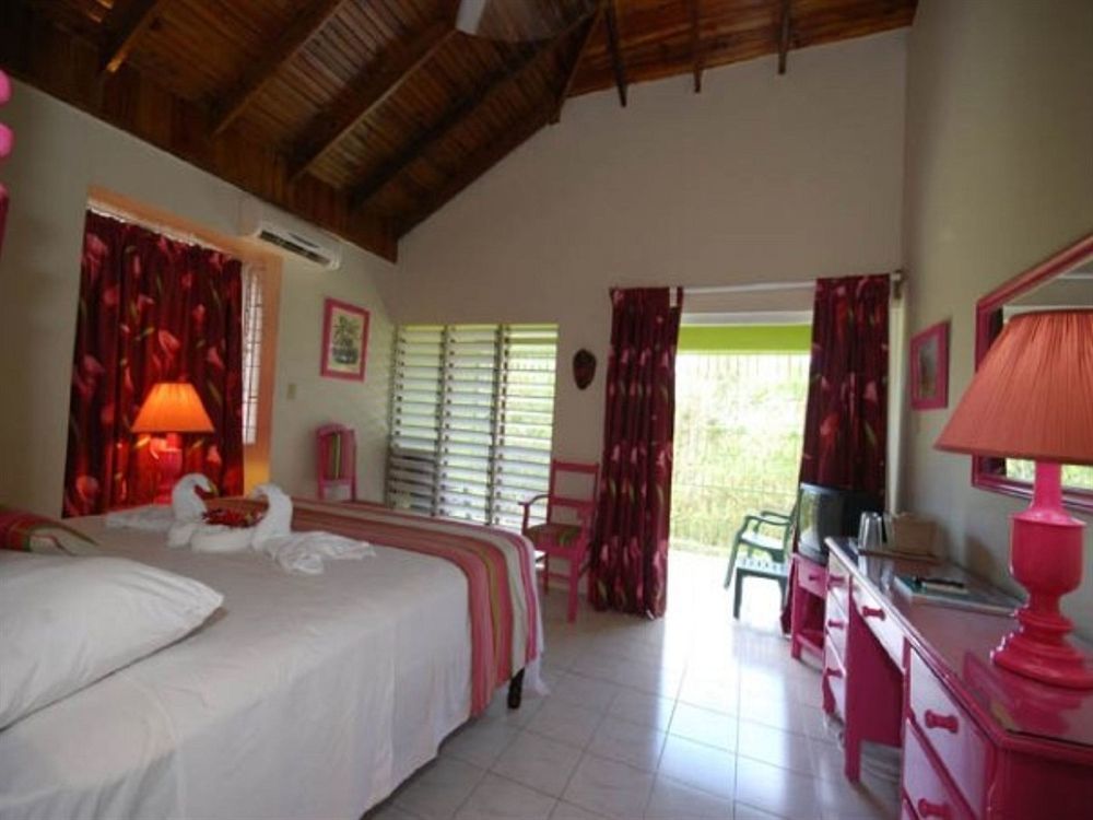 Oasis Hotel 2*
