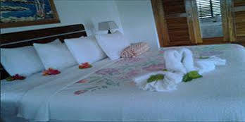 Hotel Coral Cove & 3*