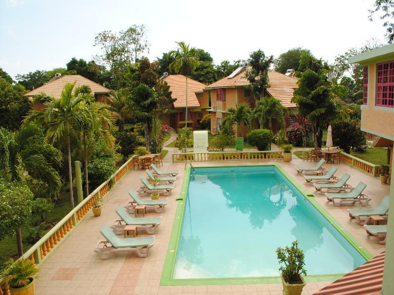 Oasis Hotel 2*