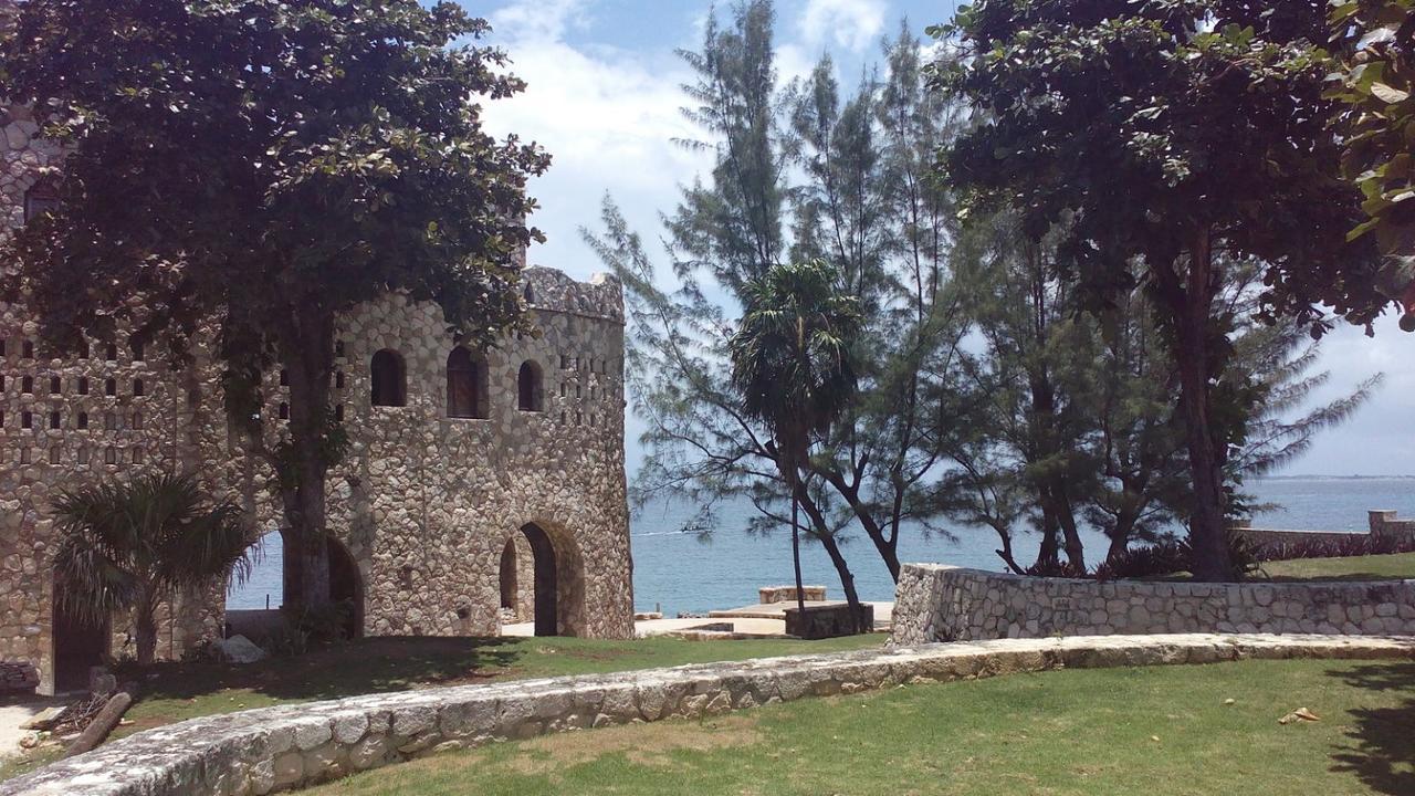 Pattoo Castle * Negril