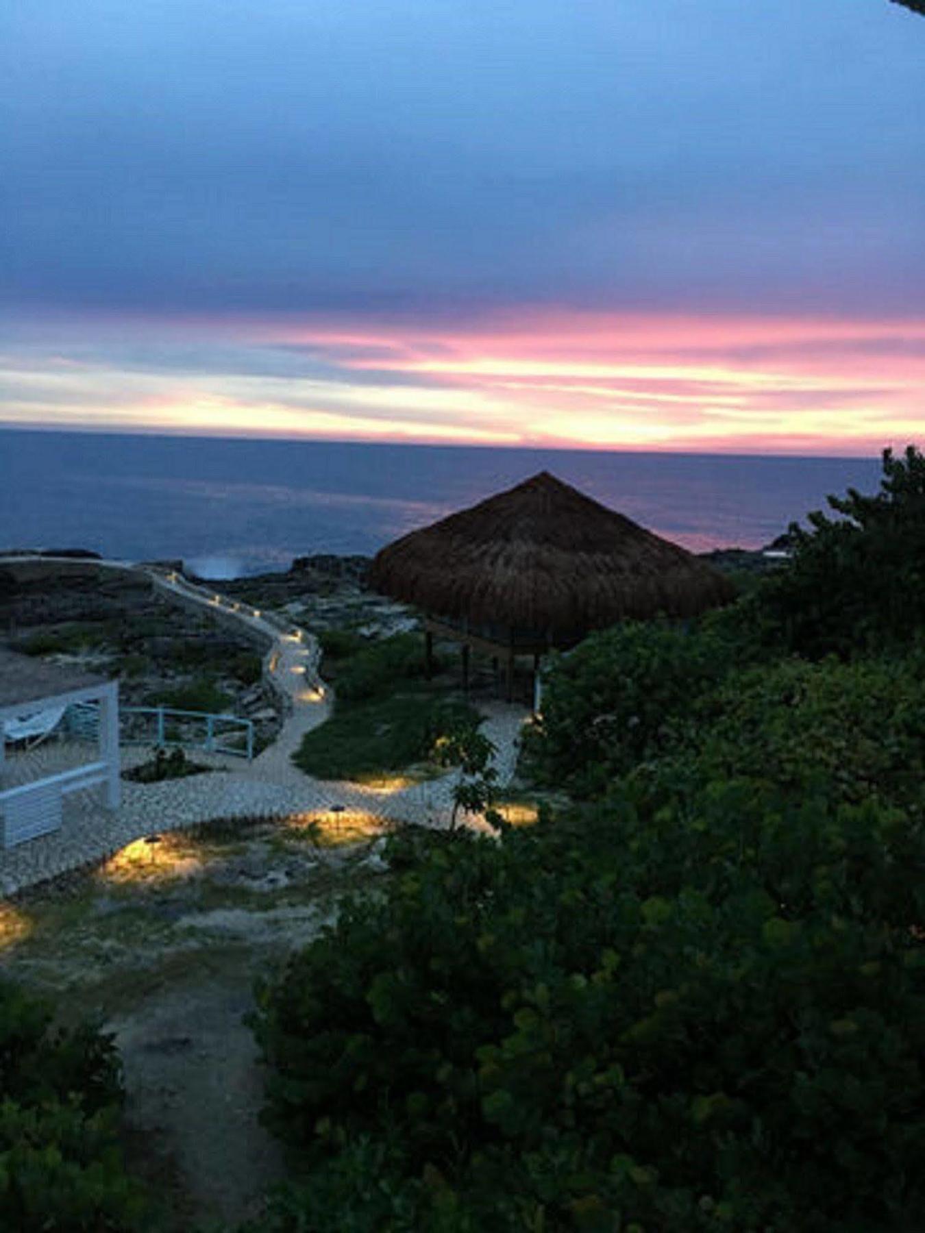 Hotel Idle Awhile Cliffs