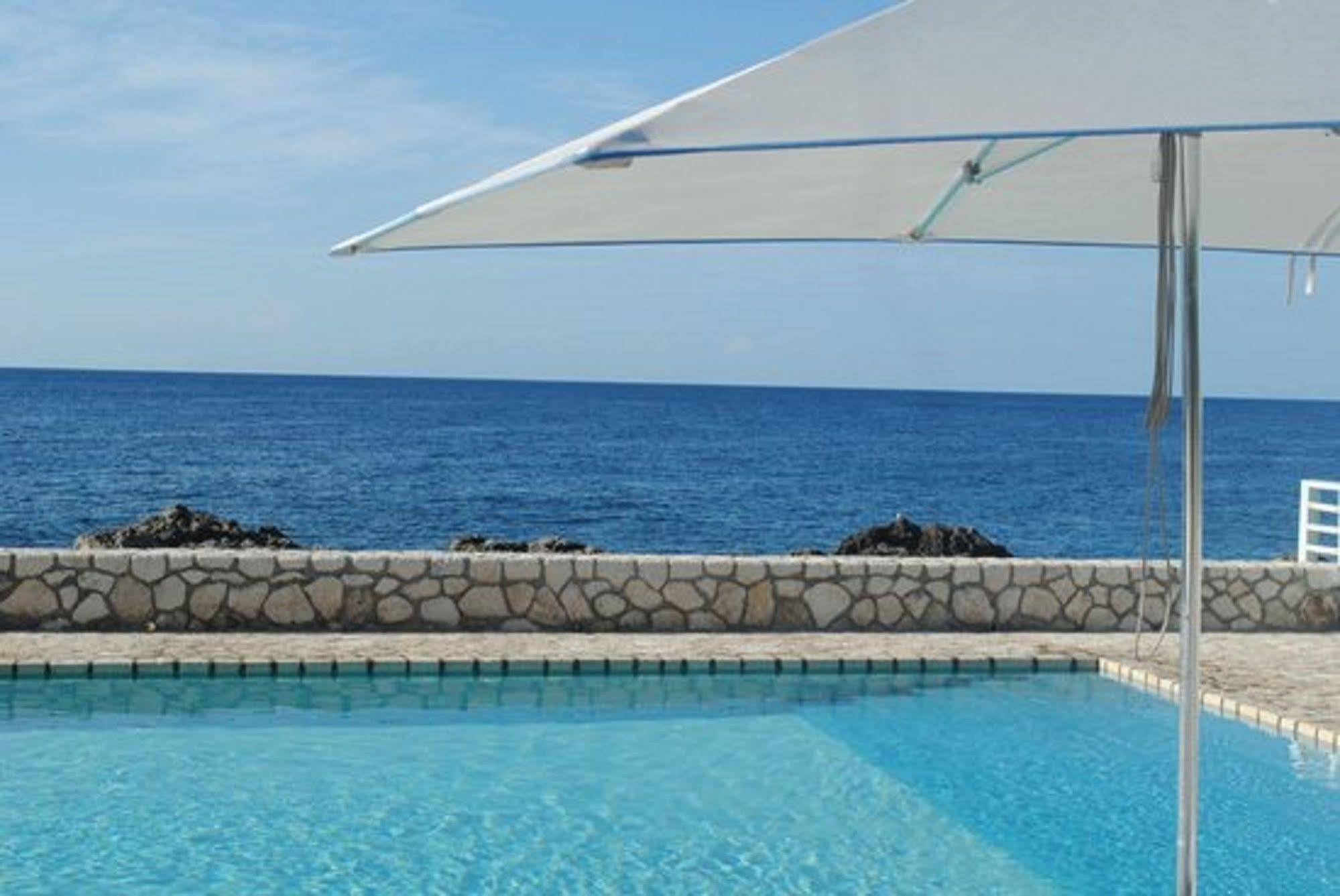Hotel Idle Awhile Cliffs