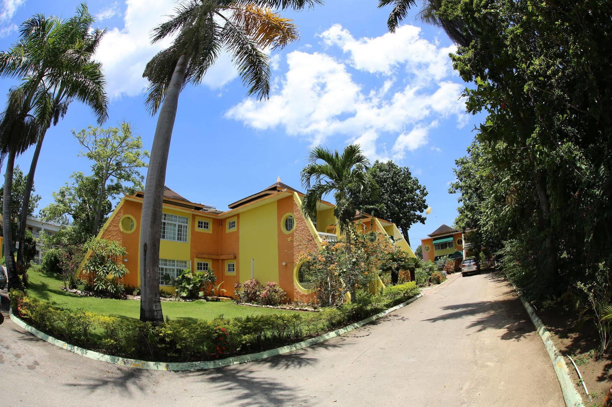 Foote Prints On The Sands 3* Negril