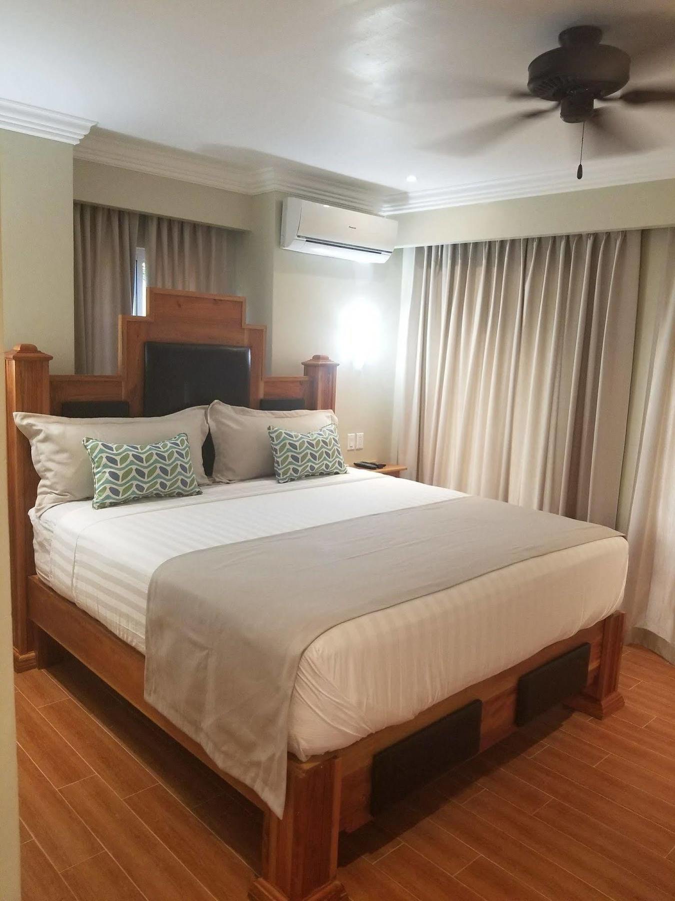 Oasis Negril