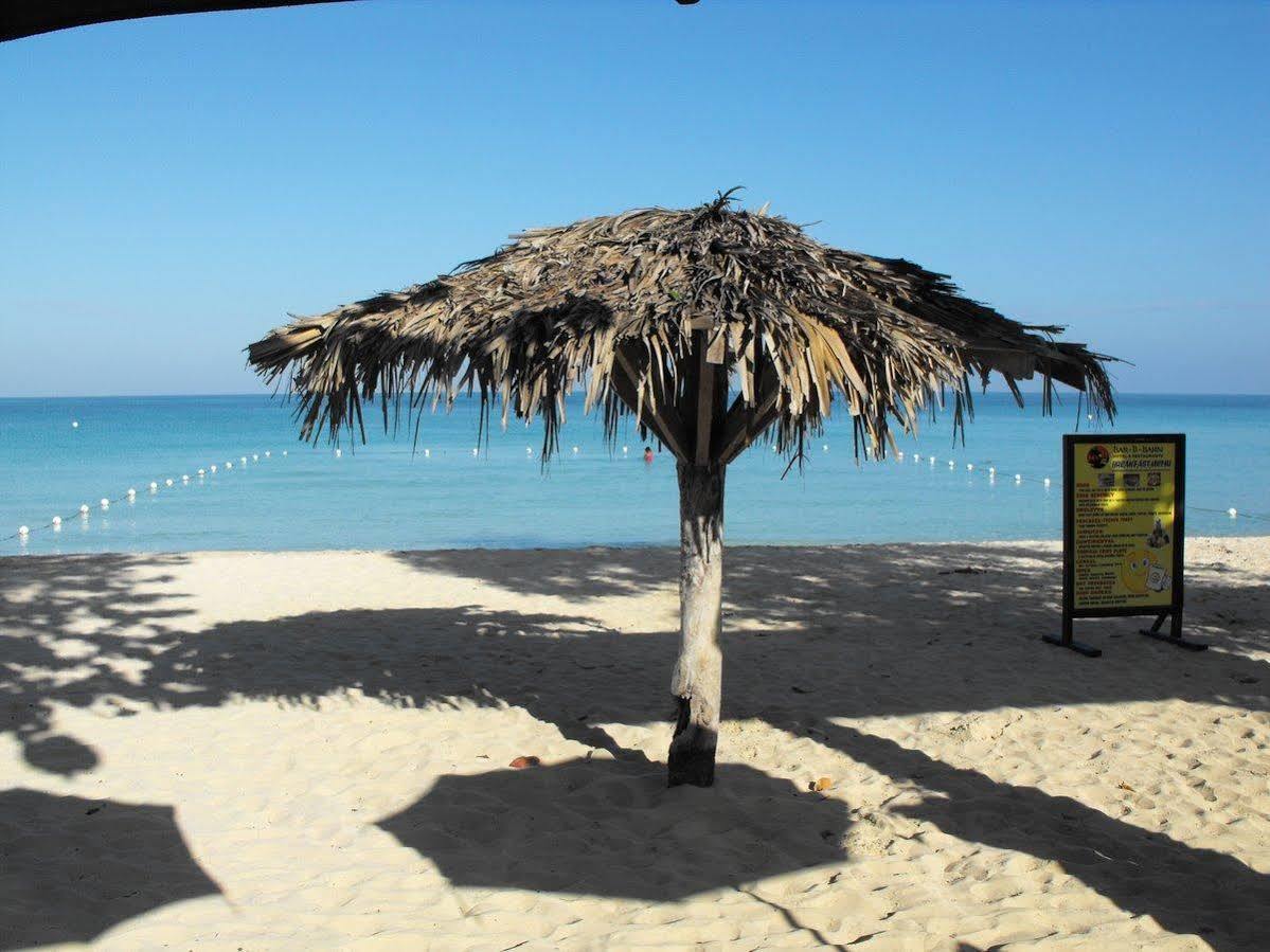 Bar-b-barn Hotel 2*