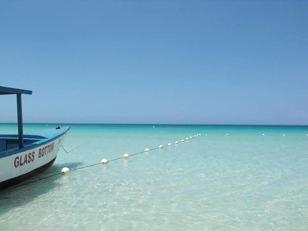 Bar-b-barn Negril
