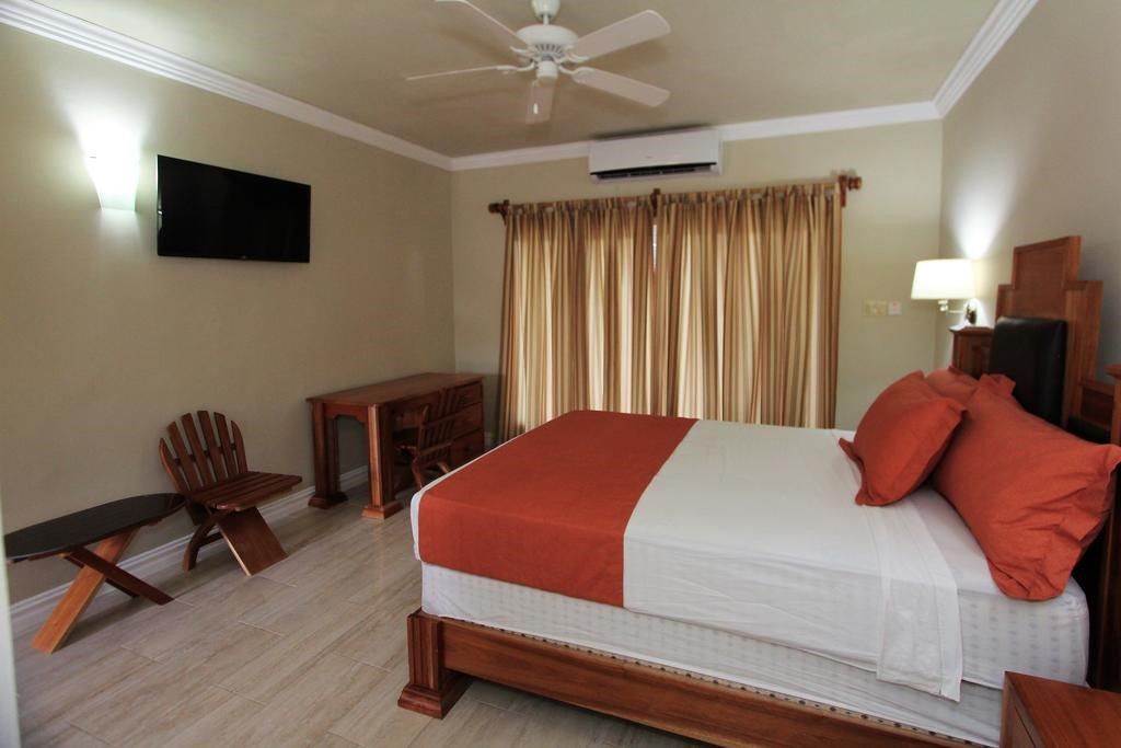 Oasis Hotel 2*