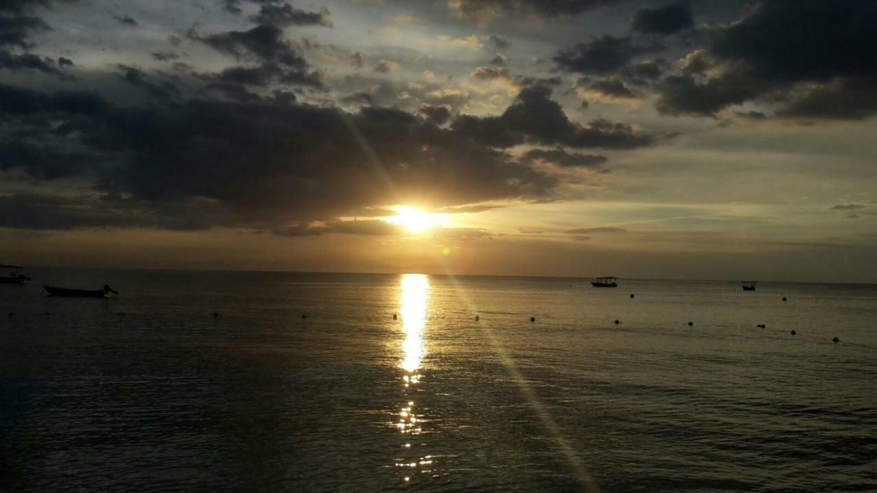 Secret At Firefly * Negril