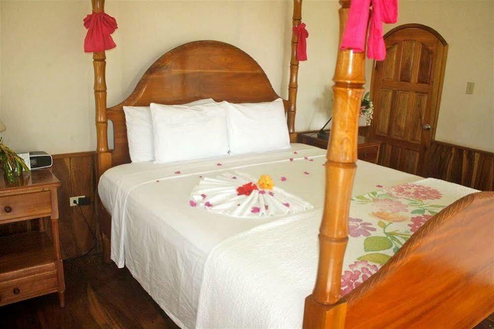 Hotel Coral Cove &