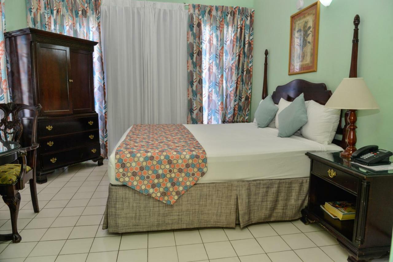 Foote Prints On The Sands Hotel Negril