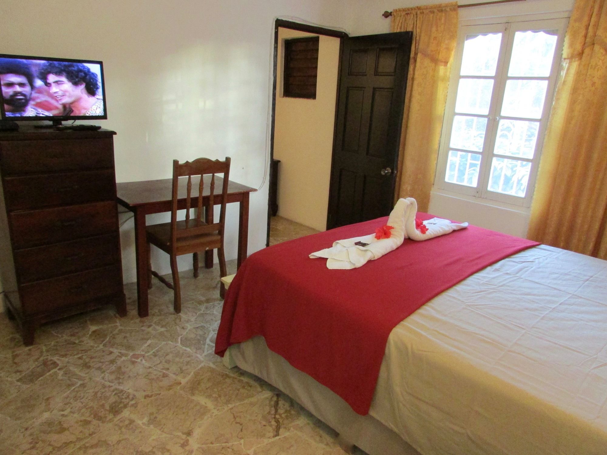 Ocean Wave Villa, 3* Negril