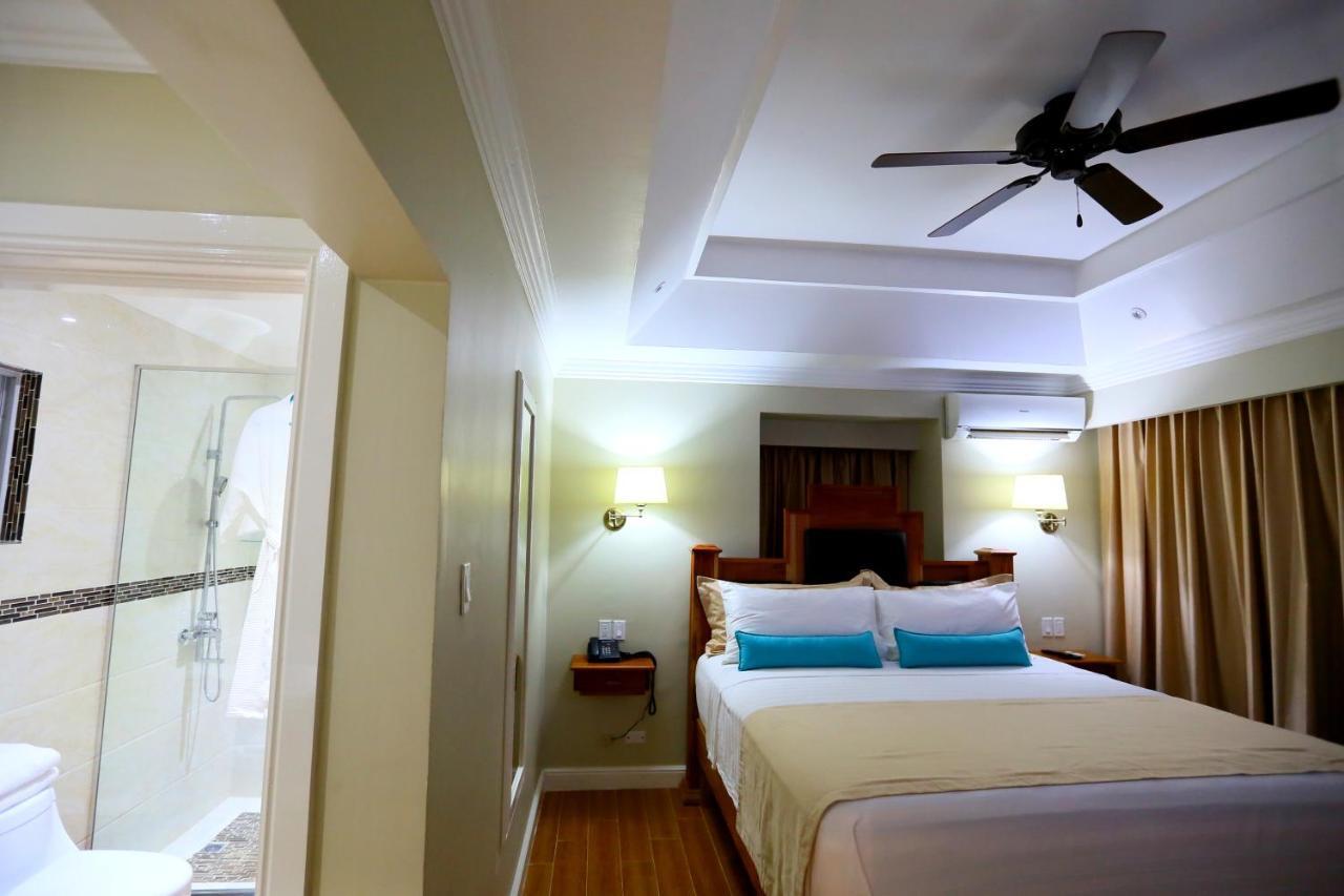 Oasis Hotel 2*