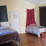T&T - Tatty And Tony Guesthouse
