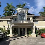 Relax In Jamaica - Enjoy 7 Miles Of White Sand Beach! Villa