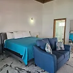 Roots Cafe Rooms