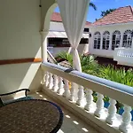 Rayon Hotel