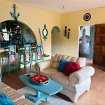 Coral Cove Cottage