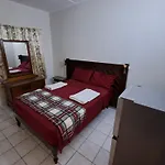 Mom\'S Place Negril