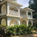 Gold Nugget Hotel