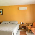 Sea Breeze Beach Studio - Negril