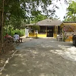 Jah B\'S Cottages On Beach Road-Negril