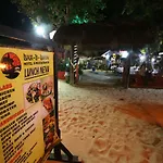 Bar B Barn Hotel