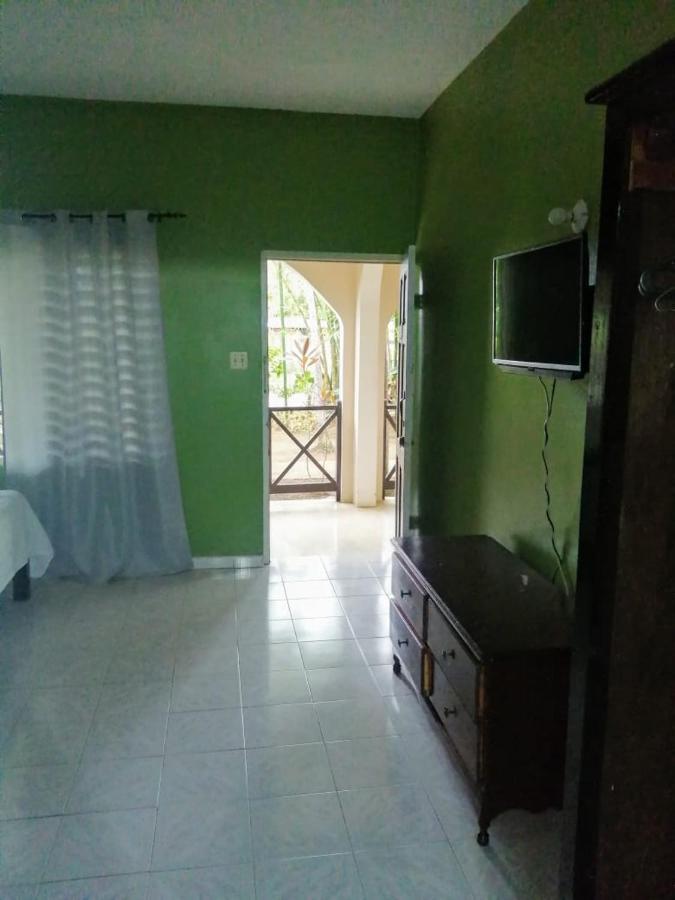 Ambitious Resort Hotel 2*