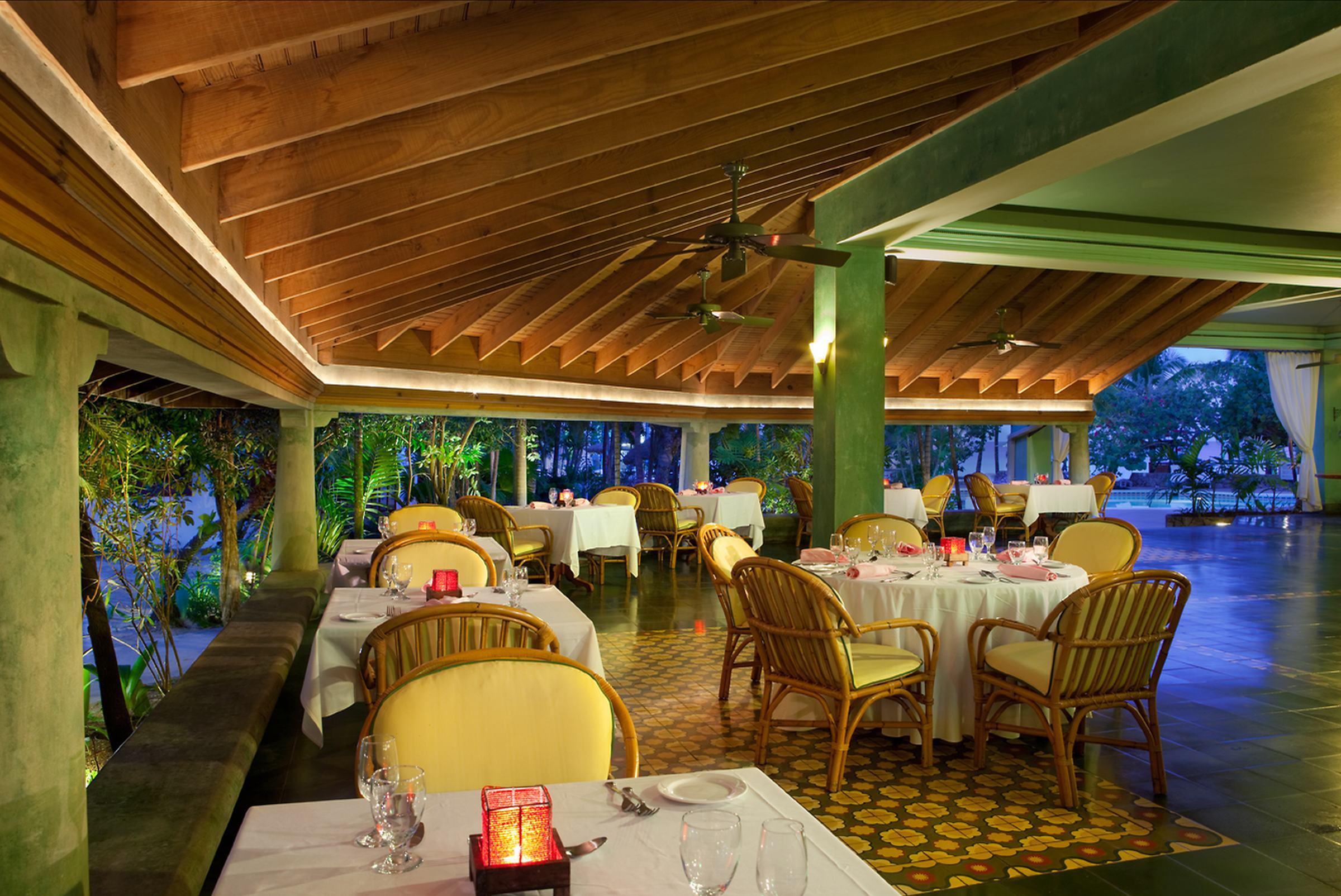 Couples Swept Away (adults Only) Negril