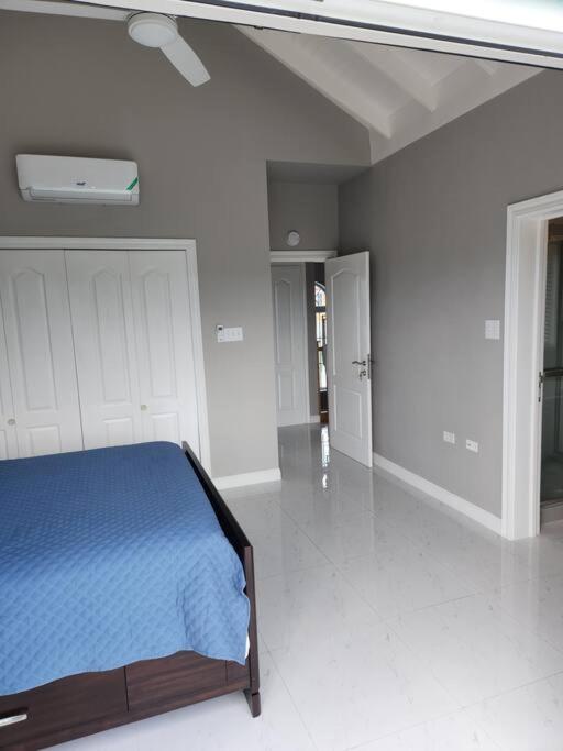 Modern Luxury 2-bedroom 2.5-bathroom Townhouse Holiday home *