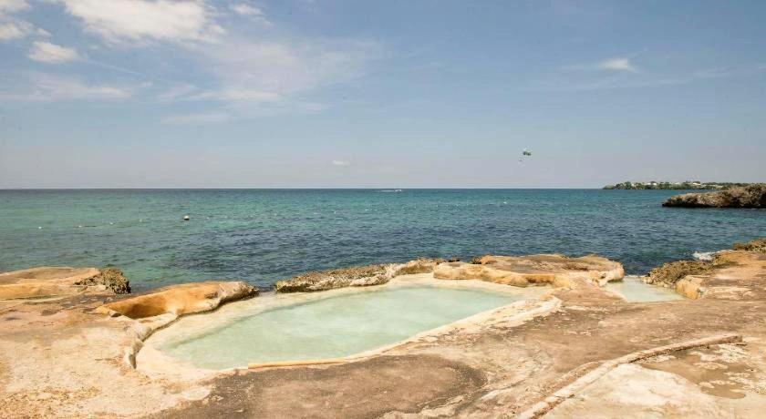 Na Penda-oasis @ Point Village,