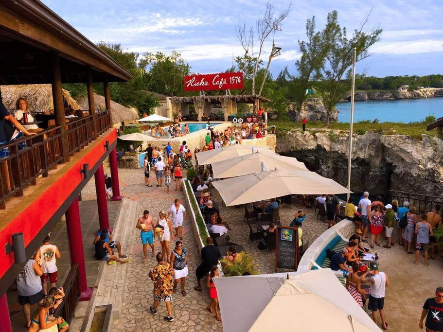 Na Penda-oasis @ Point Village, Negril