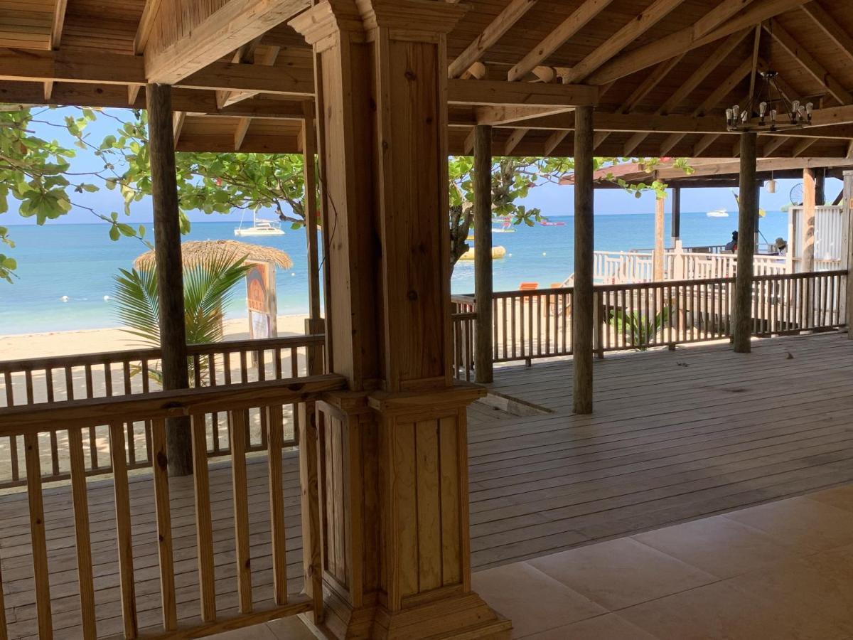 Family Comfort In Jamaica - Enjoy 7 Miles Of White Beach! Pousada Negril