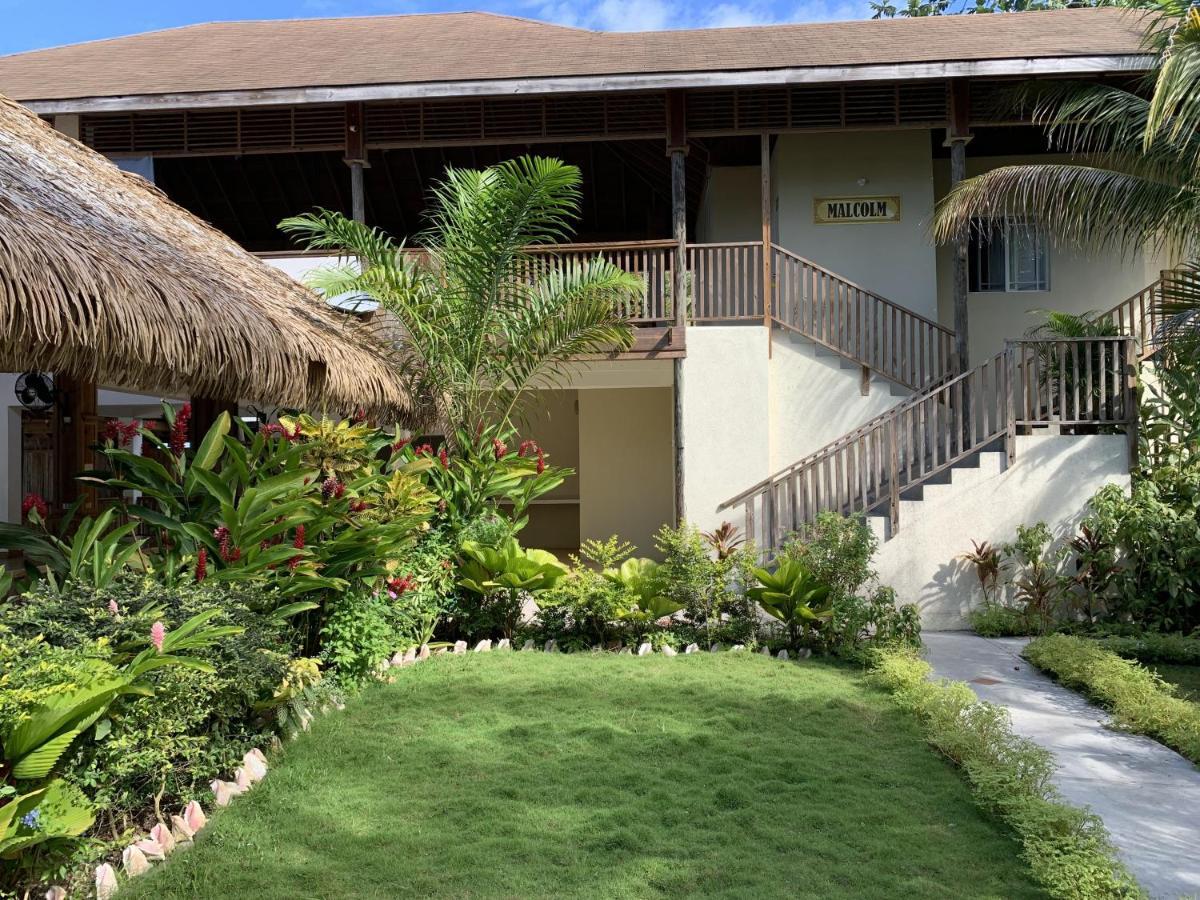King At Oceanview In Jamaica - Enjoy 7 Miles Of White Beach! Villa *