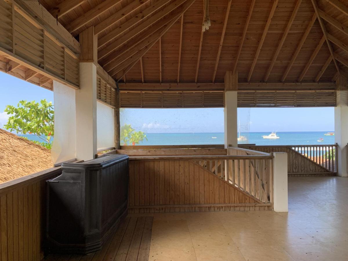 Villa King At Oceanview In Jamaica - Enjoy 7 Miles Of White Beach! Negril