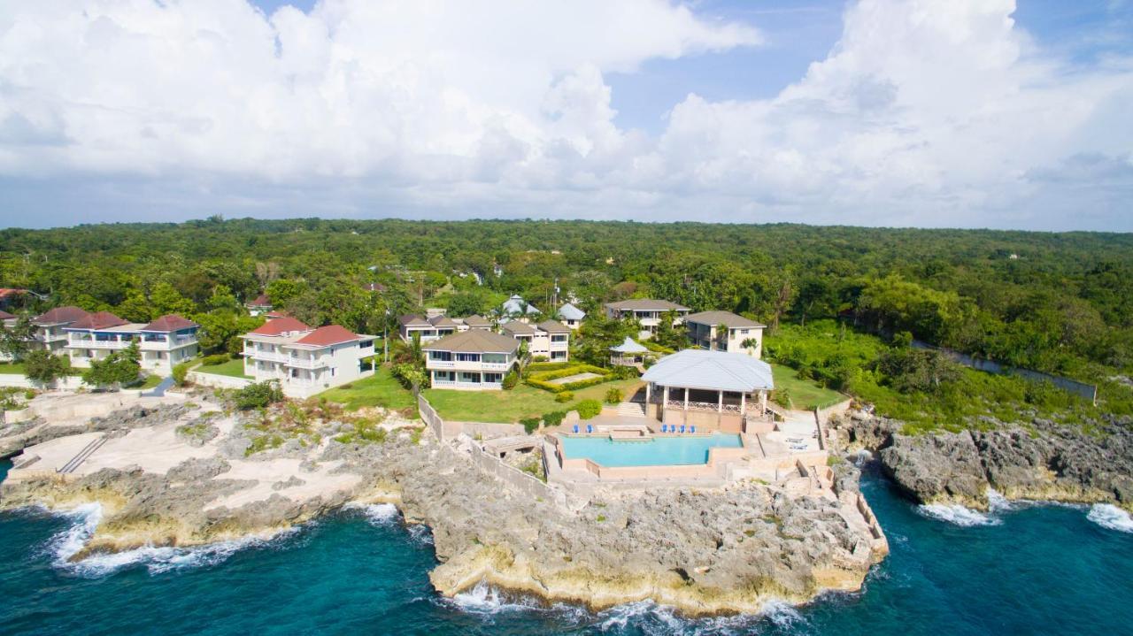 Front On The Sov Apartment Negril