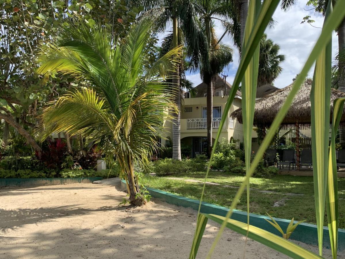 Family Comfort In Jamaica - Enjoy 7 Miles Of White Beach! Pousada Negril